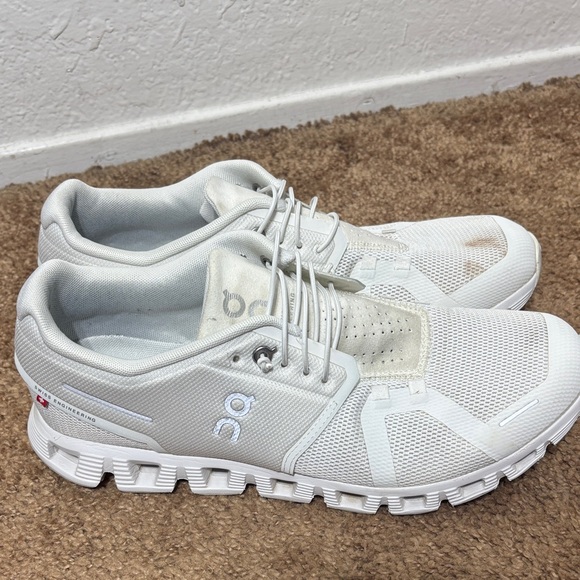 On Running Other - On Running mens 9.5 cloud 6 lifestyle athletic running shoes white
